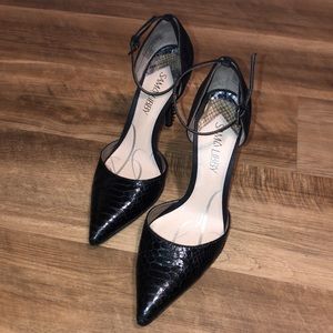 Sophisticated pointed toe Spiked heels